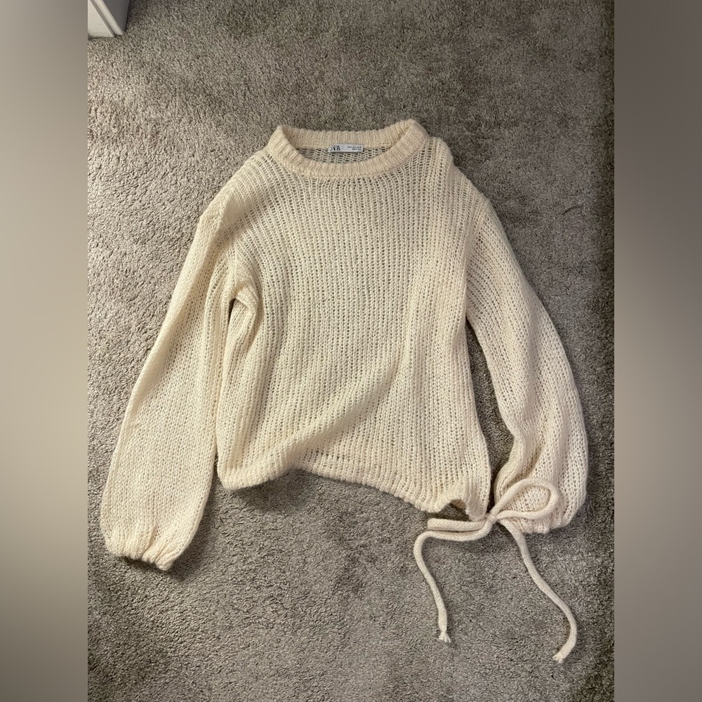Zara Sweater with tie. Size S. Very light butter yellow color